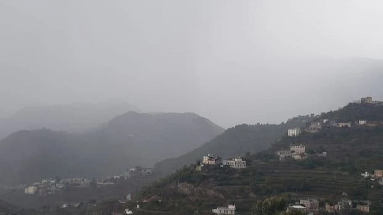 الأرصاد تحذر من أمطار غزيرة وتطالب بالابتعاد عن مجاري وممرات السيول